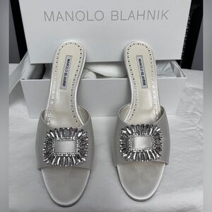 Manolo Blahnik Laalita 50 White Satin Sandal Sz 40
